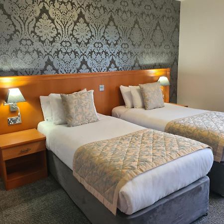 Leitrim Marina Hotel Carrick-on-Shannon ภายนอก รูปภาพ
