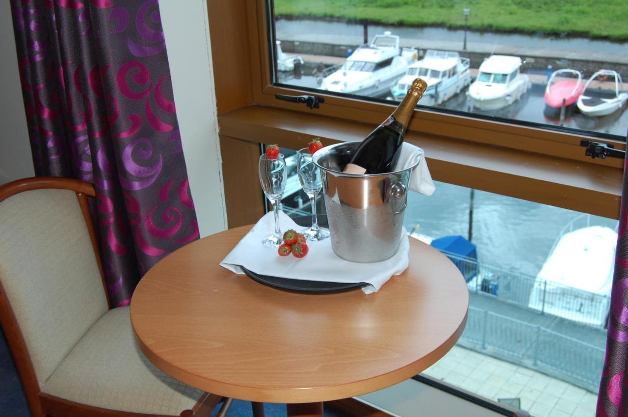 Leitrim Marina Hotel Carrick-on-Shannon ภายนอก รูปภาพ