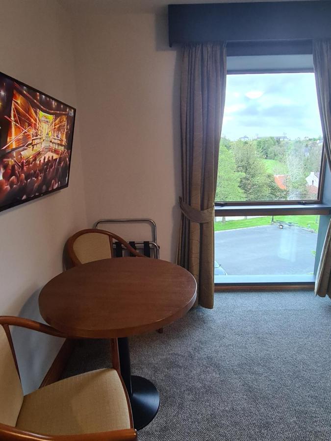 Leitrim Marina Hotel Carrick-on-Shannon ภายนอก รูปภาพ