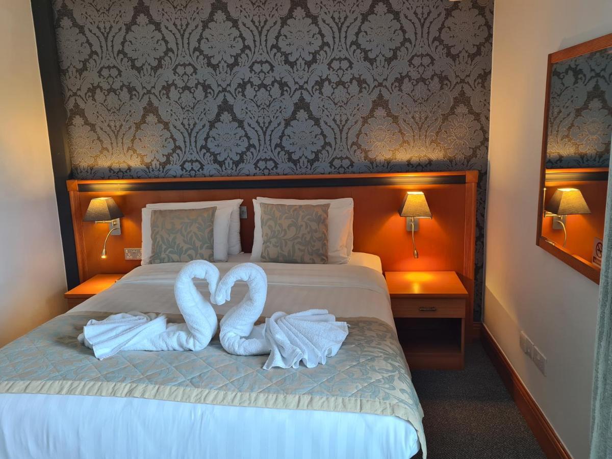 Leitrim Marina Hotel Carrick-on-Shannon ภายนอก รูปภาพ