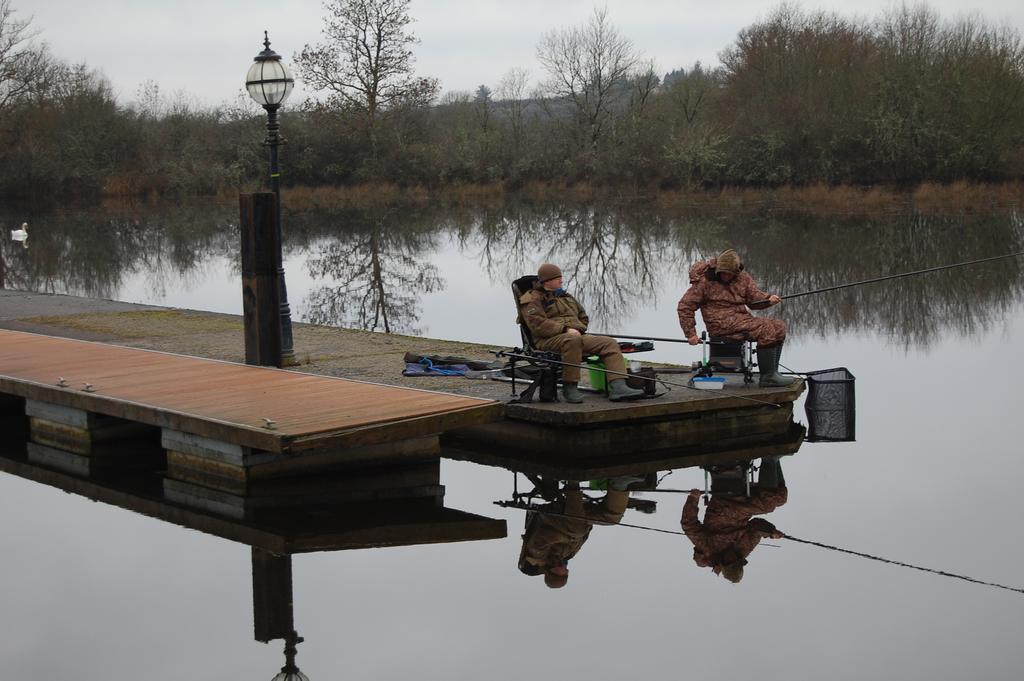Leitrim Marina Hotel Carrick-on-Shannon ภายนอก รูปภาพ
