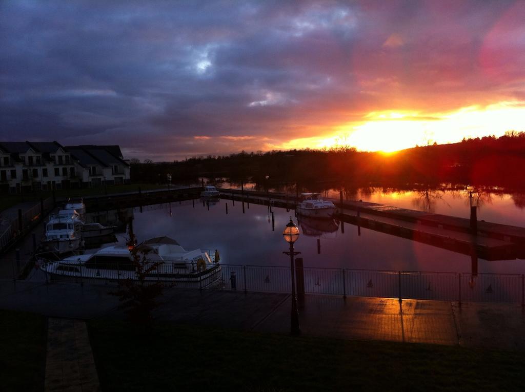 Leitrim Marina Hotel Carrick-on-Shannon ภายนอก รูปภาพ